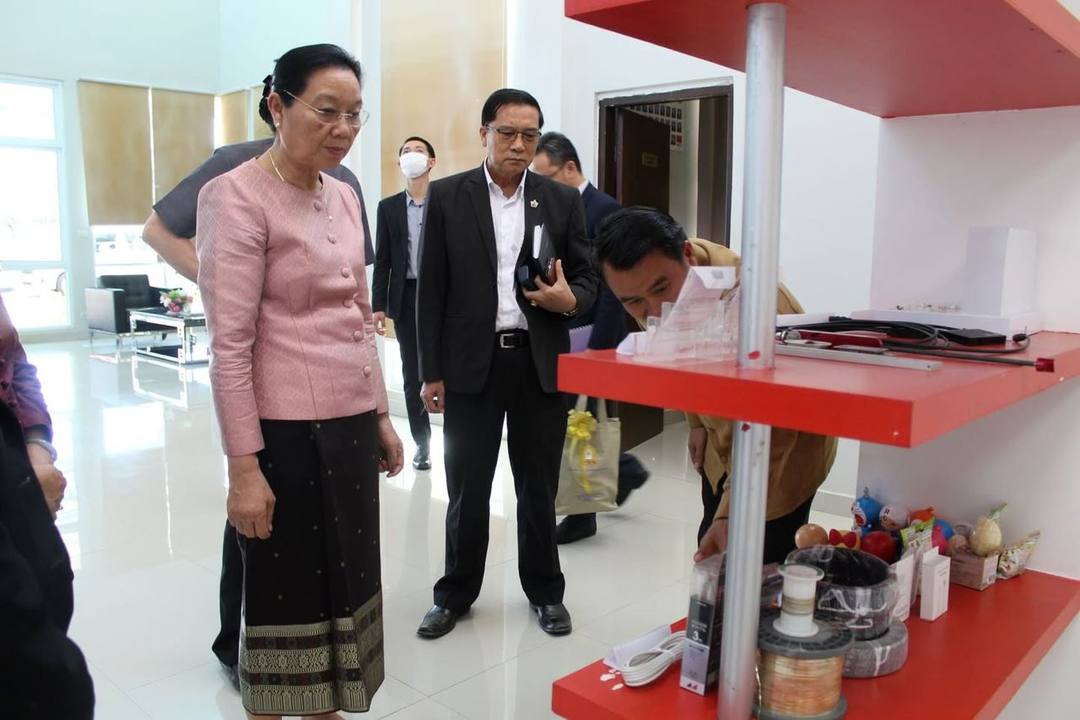 The visit of H.E. Mrs. Sengdeuane LACHANTHABOUN, Minister of Ministry of Education & Sports Lao PDR