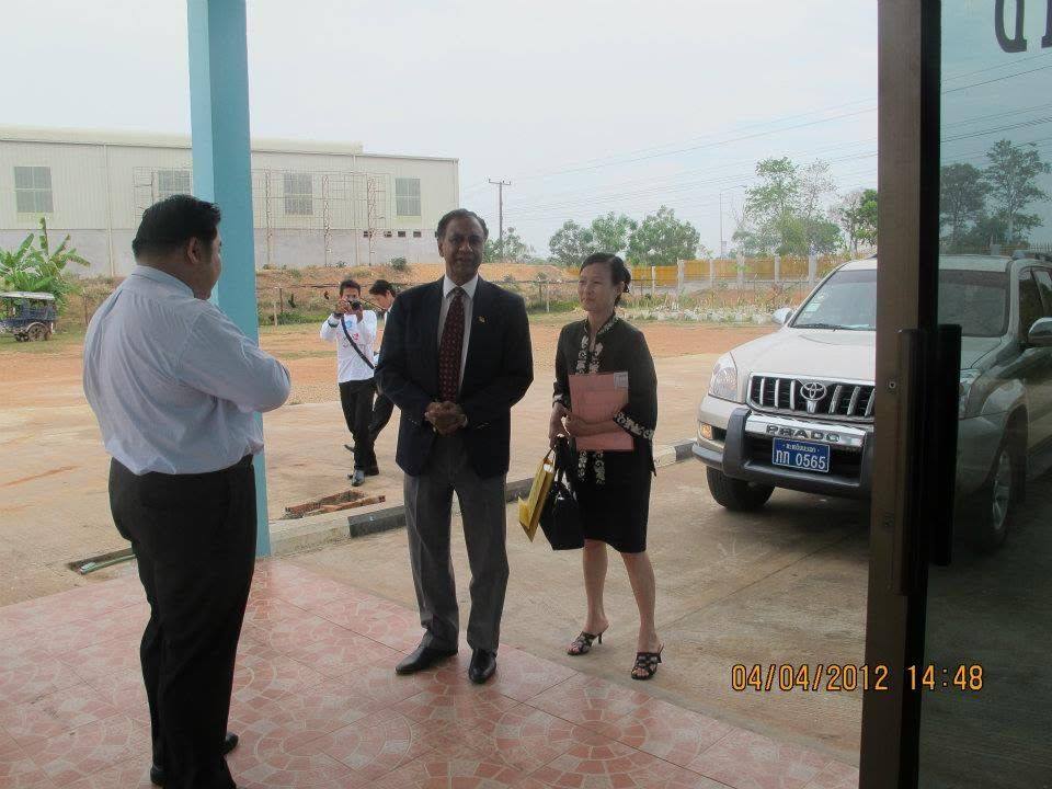 Visit by Singapore Ambassador to Laos (H.E. Mr. Dileep Nair on 4th April 2012)