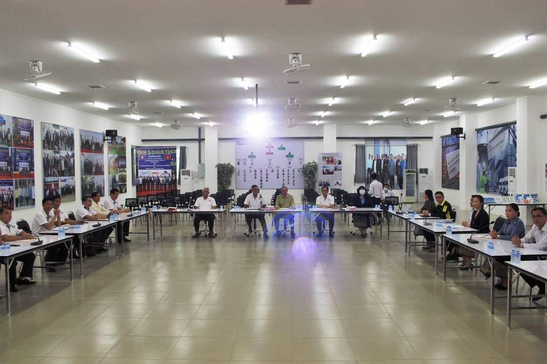 ໃນວັນທີ 12 ກໍລະກົດ 2022, ຄະນະຊີ້ນຳ ແລະ ວິຊາການ ເພື່ອພັດທະນາລະບົບການຂົນສົ່ງຢູ່ເຂດ 3 ດ່ານສາກົນ (ດ່ານສາກົນນ້ຳເຫືອງ, ດ່ານສາ… — 2