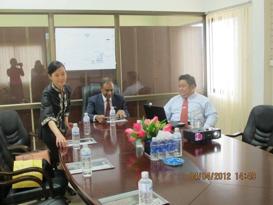 Visit by Singapore Ambassador to Laos (H.E. Mr. Dileep Nair on 4th April 2012) — 1