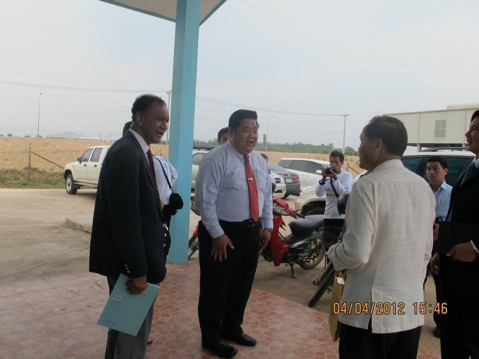 Visit by Singapore Ambassador to Laos (H.E. Mr. Dileep Nair on 4th April 2012) — 3