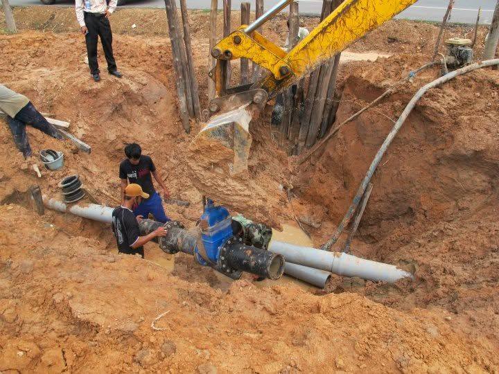 Water pipe crossing connected on 18 Aug 2011 — 1