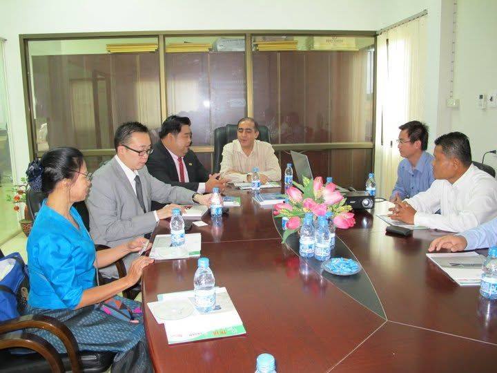 Visit of India Ambassador to Laos HE. Dr. Jitendra Nath Misra on 28 July 2011. — 1